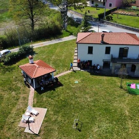 Villa Zwei Zedern Pićan Eksteriør billede